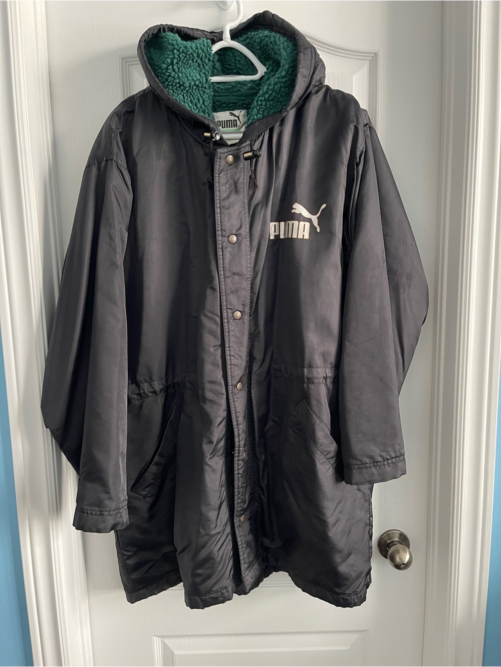 VTG Japanese PUMA Men's Black Hooded Trench Coat with Green Sherpa Lining